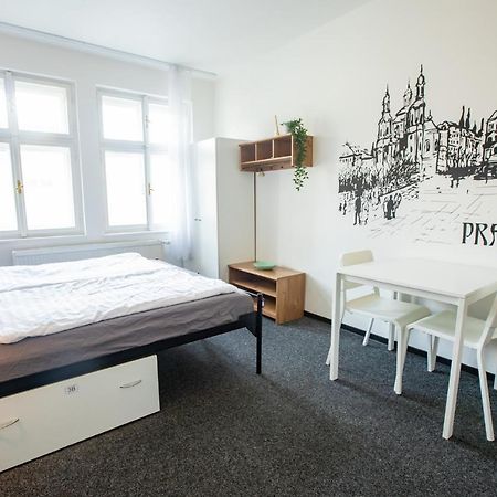 Mai Bohemia Hostel And Apartment Prag Eksteriør billede